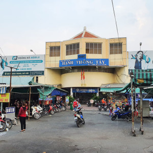 Gia đình em có 3 thành viên đều là người lớn bận đi làm cả ngày em cần tìm chị hỗ trợ việc nhà