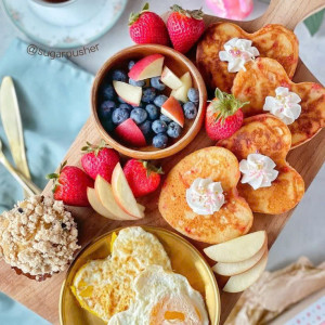 Tuyển gấp 1 cô chuyên chăm bé có tâm đi làm bao ăn ở lại ạ