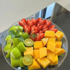 Tuyển gấp 1 cô nấu ăn cho gđ em ạ