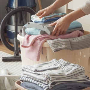 Với mức lương 13 triệu, hiện đang cần tìm một cô đến phụ giúp việc nhà, ăn ở lại cùng gia đình em luôn nhé.