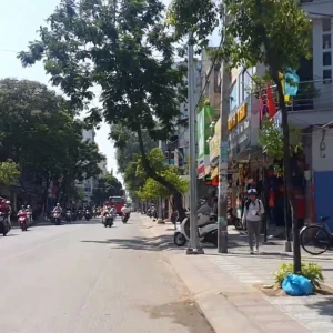 TUYỂN GẤP 1 CHỊ GIÚP VIỆC NHÀ ĐI LÀM ĂN Ở LẠI