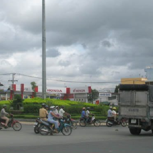 NGAY VÒNG XOAY AN LẠC CẦN GẤP CÔ GIÚP VIỆC NHÀ BAO ĂN Ở