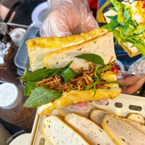 Vợ chồng Em bận đi làm ở văn phòng suốt không có nhiều thời gian để lo việc nhà nên em đang rất cần một chị giúp việc nhà đi làm ngay và làm ăn ở lại luôn nha.