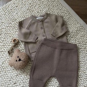 Em muốn tìm 1 chị chăm sóc em bé 18 tháng để ba mẹ đi làm.