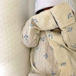 Nhà e Quỳnh cần tìm 1 chị trông em bé ở trên đường Trần Phú Quận 5 Lương 14 Triệu