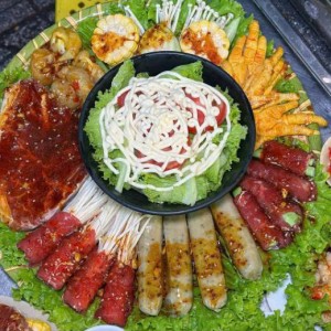 Cần 1 cô giúp việc nhà ở lại ạ