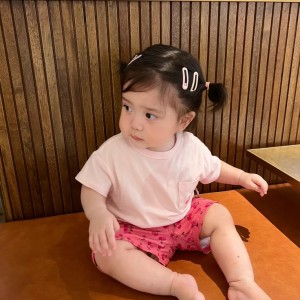 Nhà em cần gấp cô chăm bé 15 tháng tuổi ở Quận 6 , bé ngoan, dễ thương lắm ạ.