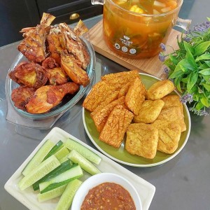 Hôm Nay Thứ 2 Đầu Tuần, Nhà Em Bận Rộn Quá Nhiều Việc Nên Em Cần Tìm Gấp Một Cô Về Làm Việc Nhà Cho Gia Đình Em Luôn Nha