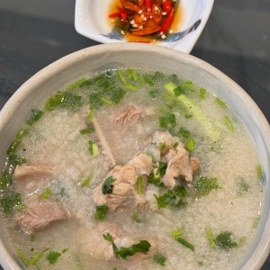Em chào các cô, các chị ạ! Em đang cần tìm gấp một cô giúp việc nhà ở khu vực quận 10 đường Bà Hạt