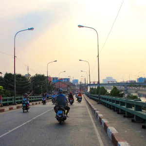 SÁNG NAY CHỦ NHẬT EM CẦN TÌM CÔ GVN VỀ CHO GIA ĐÌNH EM TẠI QUẬN 8