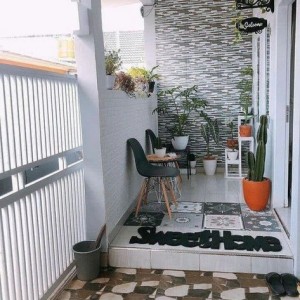 Vợ chồng em đang cần một chị về làm việc nhà + nấu ăn cho gia đình. Nhà có 2 vợ chồng và 1 cháu thôi nên ăn  uống đơn giản (cần chị biết nấu ăn là được)