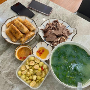 NHÀ 1 LẦU 1 TRỆT , CẦN TÌM GẤP 1 CHỊ GIÚP VIỆC BAO ĂN Ở LẠI LÀM VIỆC TẠI QUẬN TÂN BÌNH