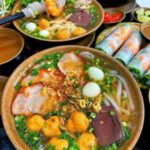 Vợ Chồng Em Mới Cưới Ra Ở Riêng Đang Ở Trên Đường Bùi Đình Túy-Bình Thạnh.