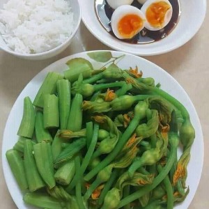 Gia đình em đang tuyển gấp cô nào lm được alo e nha