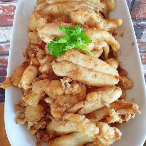 Gia đình em đang tuyển gấp 1 cô lm sáng chiều ạ