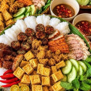 Cần người đi làm về ạ