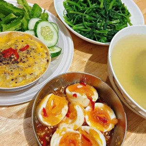 Trong sáng nay em cần tìm gấp 1 chị giúp việc chuyên nấu ăn dọn dẹp BAO ĂN Ở LẠI