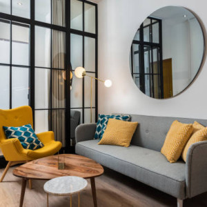 Cần gấp chị giúp việc nhà 1 trệt 1 lầu trên đường Hoàng Văn Thụ quận Phú Nhuận lương 10 triệu