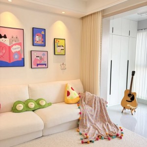 Cần gấp cô gv cho gd 4 người lớn ko có người già hay trẻ nhỏ gì cả !!