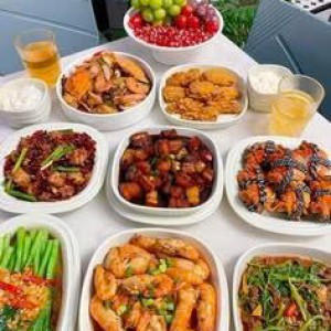 Em đang tuyển gấp ạ