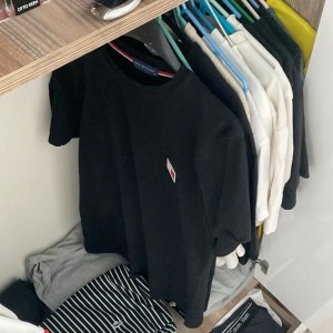 Gia đình mới dọn ra ở riêng nên cần cô giúp việc nhà về lau dọn nhà cửa + nấu ăn