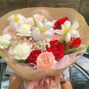 Tuyển gấp 1 cô nấu ăn nội trợ cho gđ em ạ