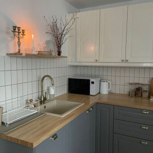 Vợ chồng mới cưới ra riêng đang ở chung cư Phạm Viết Chánh quận Bình Thạnh,đang cần gấp 1 chị chuyên giúp việc nhà .