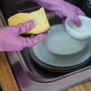 Nhà e có đôi vợ chồng trẻ mới dọn ra ở riêng nên đang tìm một chị về phụ việc nhà cửa tại bình thạnh nhé !