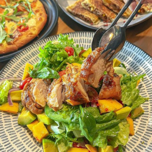 Nhà Em 3 Người Lớn Cần Chị Giúp Việc Bao Ăn Ở, Lương Là 10 Triệu. Nhận Việc Làm Ở Lại Tại Nguyễn Thì Nhỏ Q11.