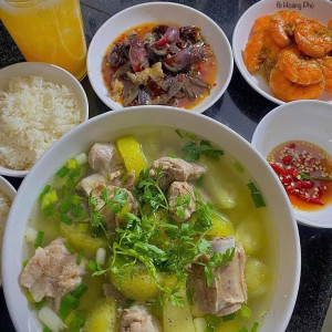 Tuyển gấp 1 cô giúp việc nhà đi làm bao ăn ở lại ạ