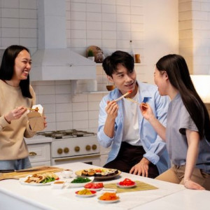 NHÀ MẶT PHỐ CÓ 1 LẦU Ở ĐƯỜNG ÂU CƠ QUẬN 11. TÌM CÔ GIÚP VIỆC NHÀ BAO ĂN Ở