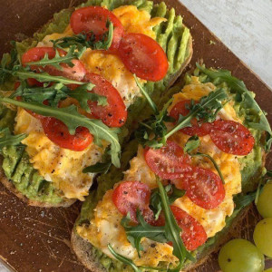 Tuyển gấp 1 cô làm theo tiếng ạ