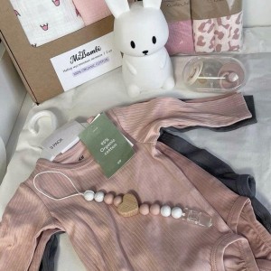 Hôm nay em đăng bài tuyển 1 chị bảo mẫu chăm bé 9 tháng lương 14 triệu ở chung cư Tân Quy Q7.