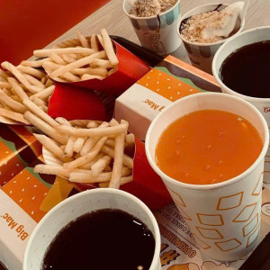 Tuyển gấp 1 cô chăm bé giỏi đi làm bao ăn ở lại ạ