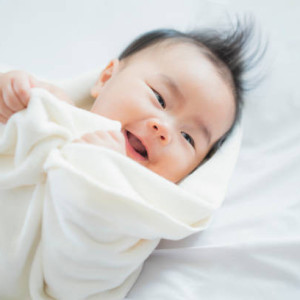 Bé Nhà Em Được 6 Tháng Đang Cần 1 Chị Chuyên Chăm Bé.