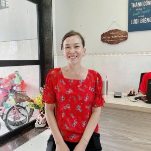 Chị Thủy mới ở quê lên đang tìm việc làm ạ