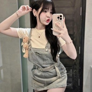 Tuyển gấp 1 cô nội trợ cho em ạ