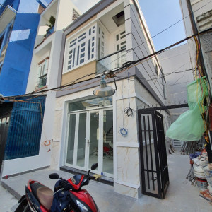 Nhà Mặt Tiền Có 2 Lầu 46m2 Ở Đường Nguyễn Văn Luông Quận 6. Cần Gấp  Cô Giúp Việc Nhà