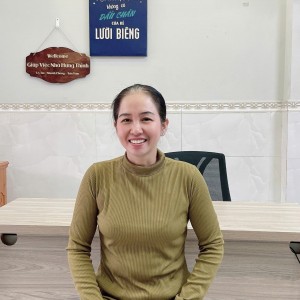 Chị Tuyết mới ở quê lên đang tìm việc bao ăn ở lại ạ