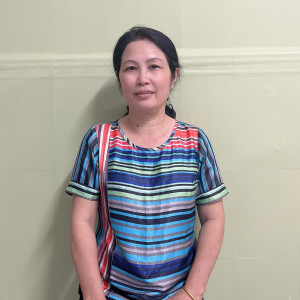 Cô NGUYỄN THỊ THE sn 1973 quê quán Hậu Giang - CHĂM EM BÉ PHỤ VIỆC NHÀ, CHĂM BÀ