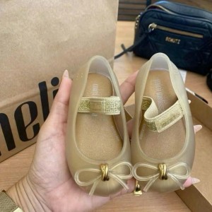 Em cần gấp 1 chị chăm bé chung cư Terra Royal Quận 3 Lương 11tr bao ăn ở.