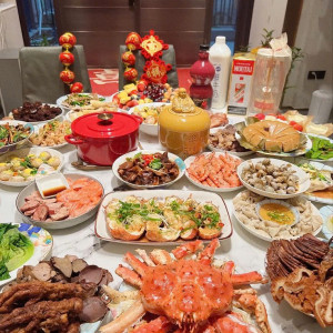 Tuyển gấp 1 cô chuyên chăm bé 2 tuổi đi làm bao ăn ở lại ạ