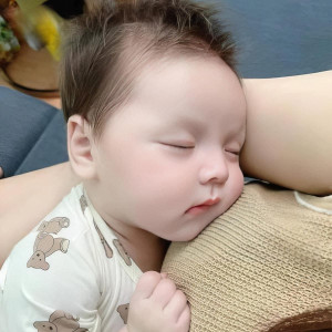 Nơi Đây Đang Tuyển Gấp 1 Cô Chuyên Chăm Bé Đi Làm Bao Ăn Ở Lại A , Chị Nào Làm Được Alo E Nha
