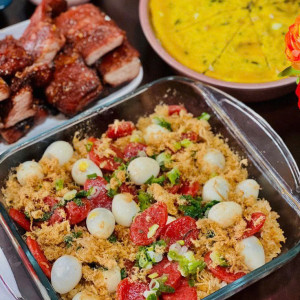 Gia đình em đang tuyển gấp ạ