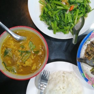 Trong sáng nay em cần tìm gấp 1 chị giúp việc chuyên nấu ăn dọn dẹp BAO ĂN Ở LẠI