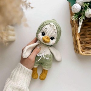 QUẬN BÌNH TÂN-TRÊN ĐƯỜNG TÊN LỬA CẦN GẤP 1 CHỊ CHĂM EM BÉ 9 THÁNG ( CẦN NGƯỜI Ở LẠI BAO ĂN Ở )