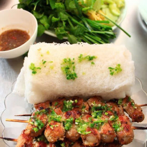 Tuyển gấp 1 cô nội trợ cho gđ em ạ