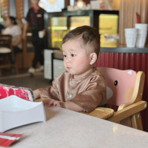 Tuyển Gấp 1 Cô Chăm Bé Giỏi Đi Làm Bao Ăn Ở Lai A
