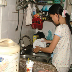 Em Cần Chị Người Miền Nào Cũng Được Về Sắp Xếp Nhà Cửa Cho Gia Đình Em Có 4 Người Lớn