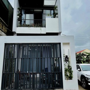 Nhà 1 trệt 1 lầu cần tìm chị giúp việc nhà, nấu ăn, dọn dẹp nhà cửa.